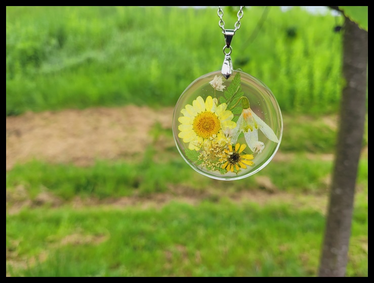 Wisior wiosenny ogród