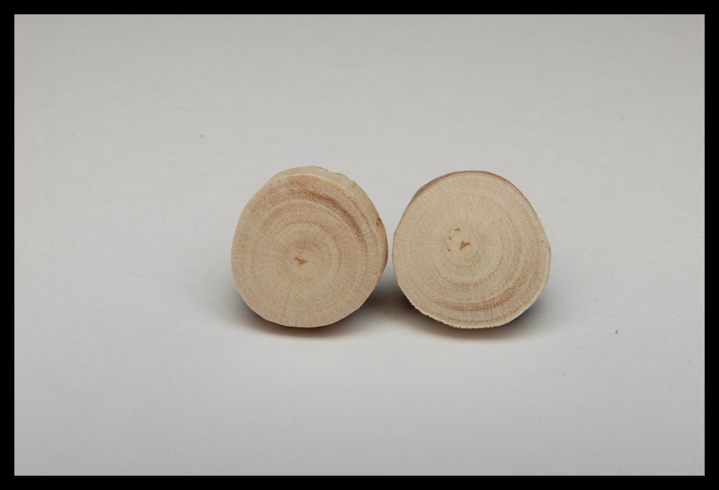 Kolczyki wkrętki drewniane