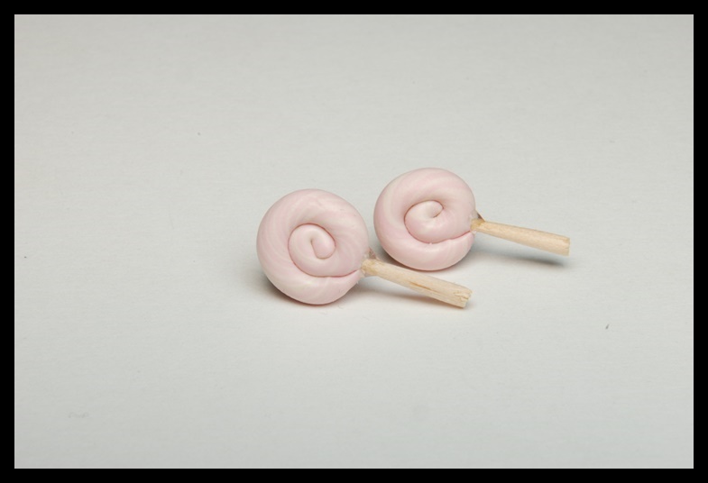 Kolczyki wkrętki lizaki