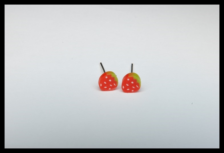 Kolczyki wkrętki truskawki