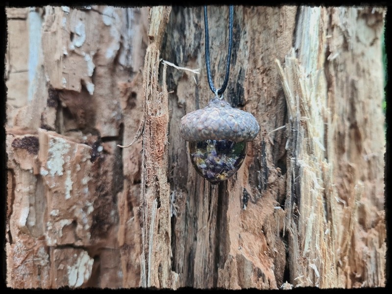 Wisior żołądź z lawendą