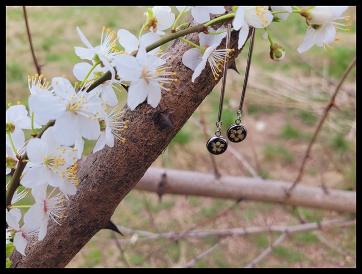 Kolczyki z kwiatem bzu