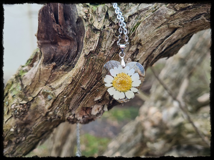 Wisior serce z margaretką