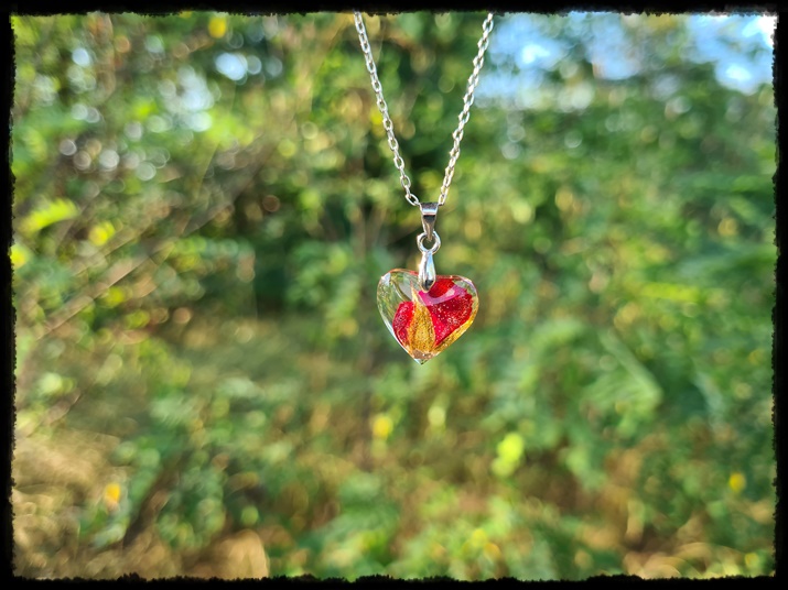 Wisior serce z różą