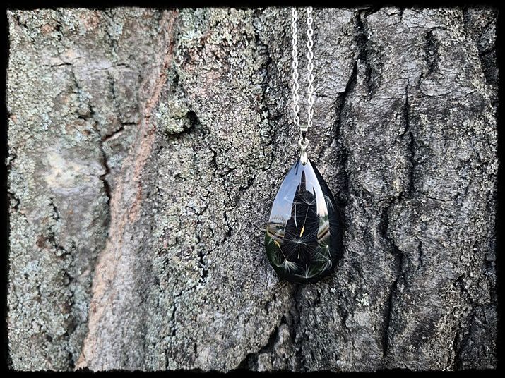 Wisior łezka z dmuchawcem