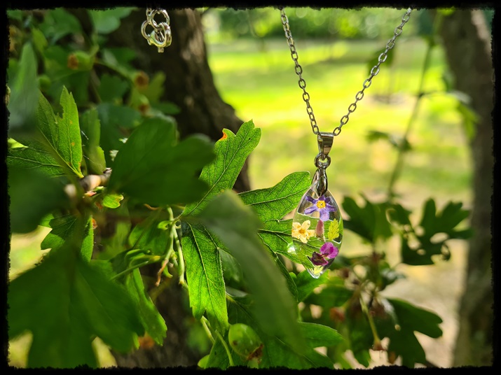 Wisior łezka z łąką