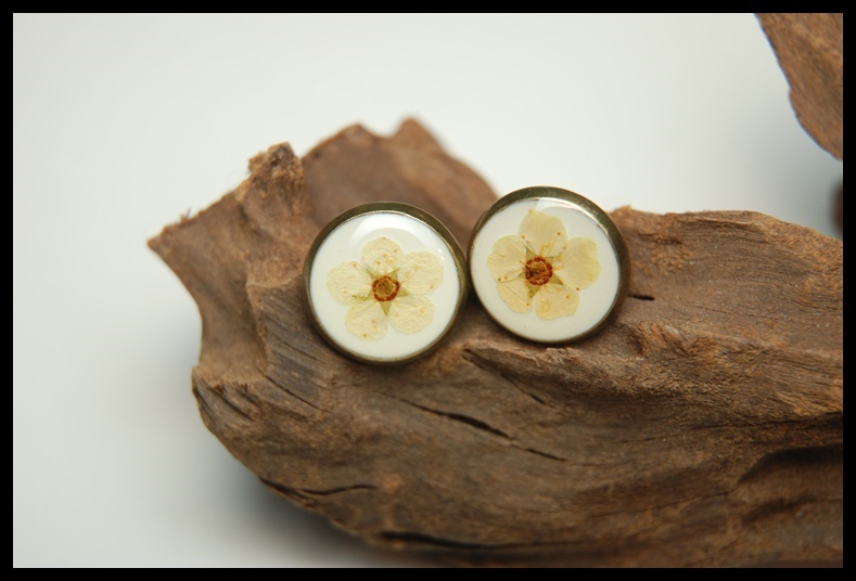 Kolczyki wkrętki z tawułą