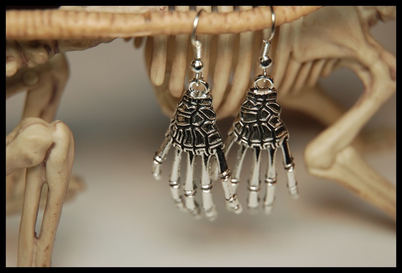 Kolczyki trupie łapy