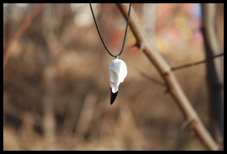 Wisior czaszka ptasia