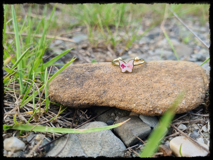 Pierścionek motyl z kwiatami