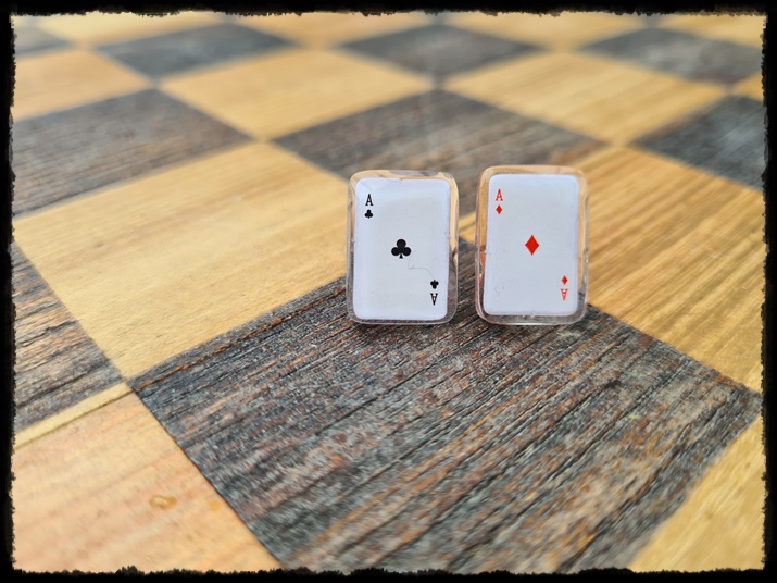 Kolczyki wkrętki karty