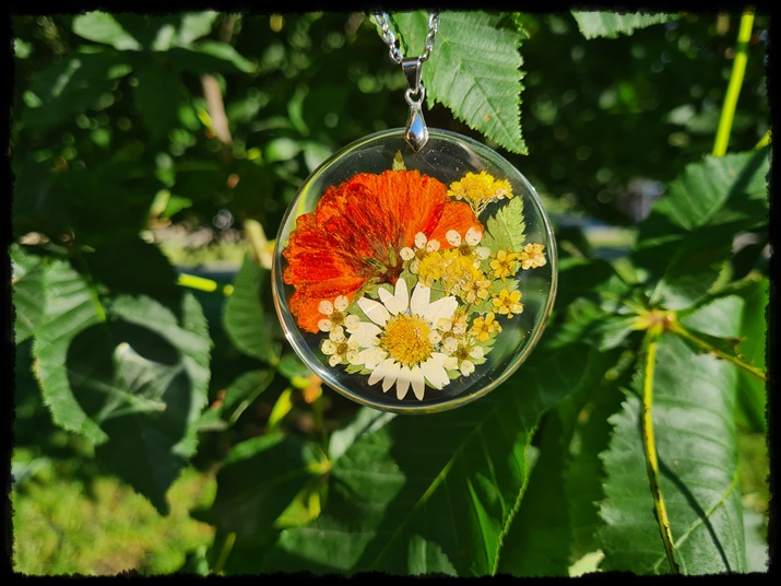 Wisior wiosenny ogród