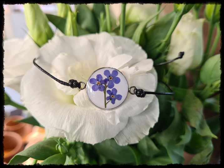 Bransoletka z niezapominajkami