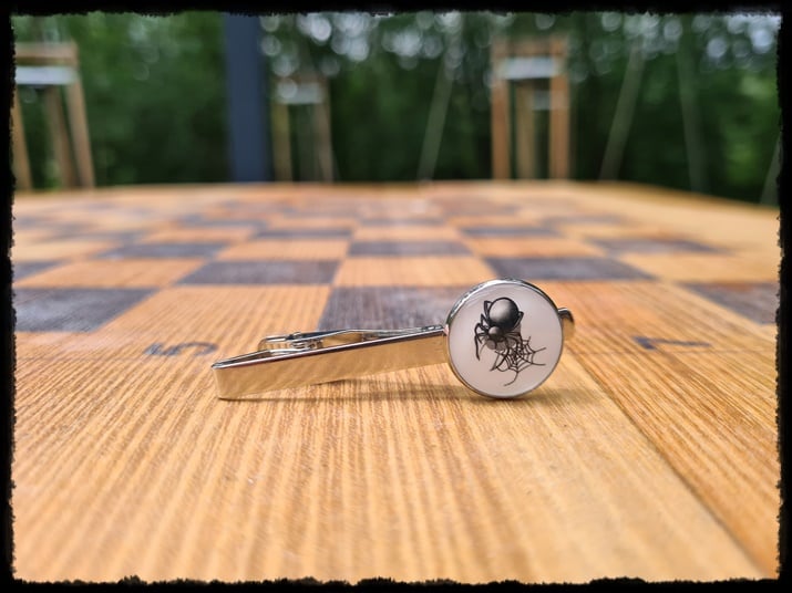 Spinka do krawata z pająkiem