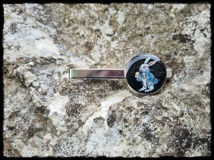 Spinka do krawata z królikiem