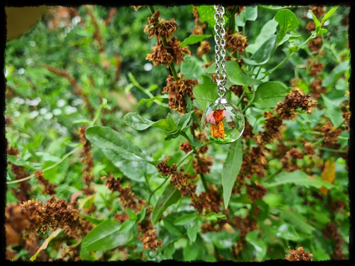 Wisior kulka z grzybem