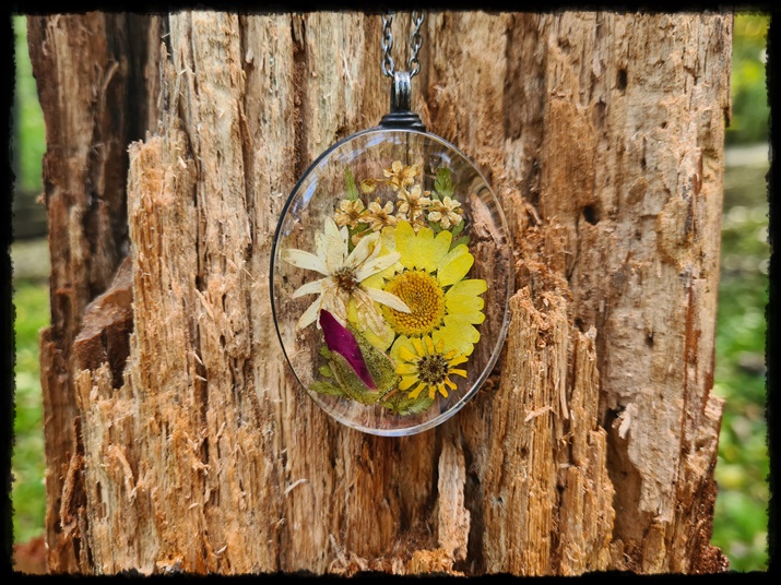 Wisior wiosenny ogród