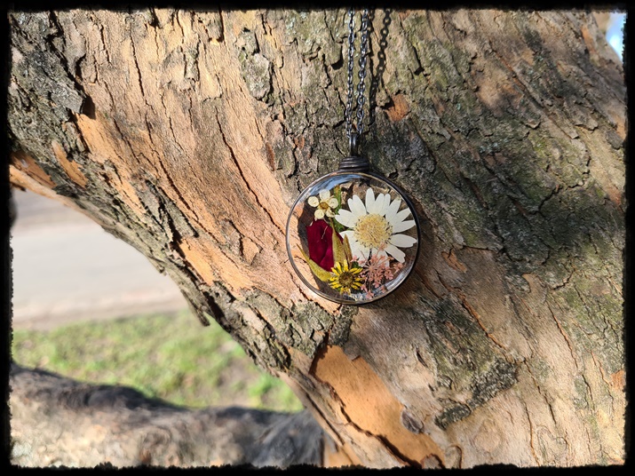 Wisior wiosenny ogród