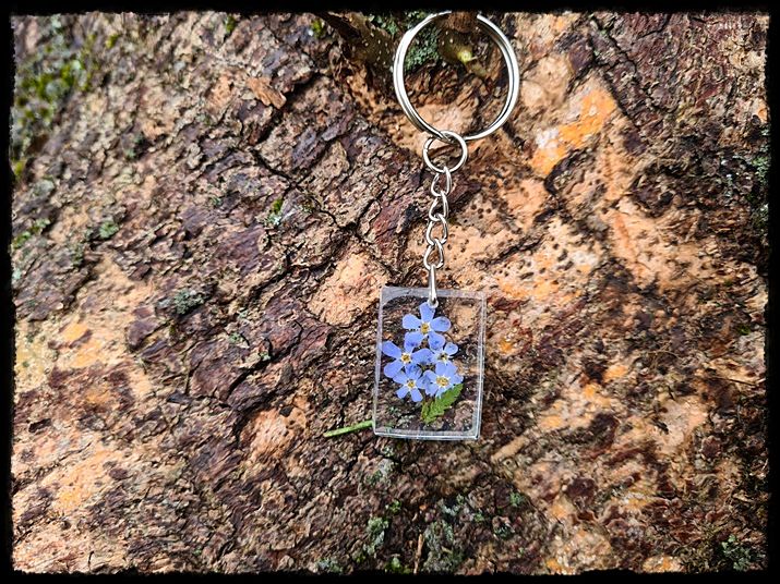 Brelok z niezapominajkami