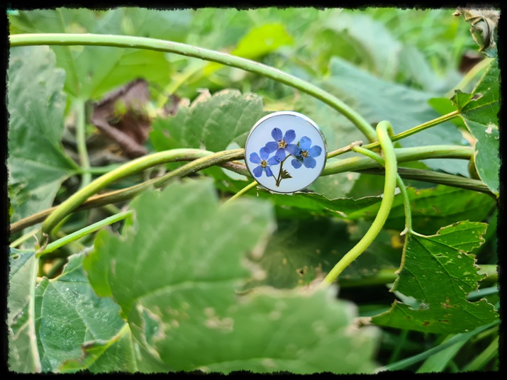 Pierścionek z niezapominajkami