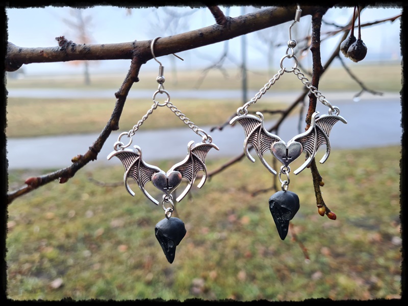 Kolczyki ptasie czaszki z nietoperzami