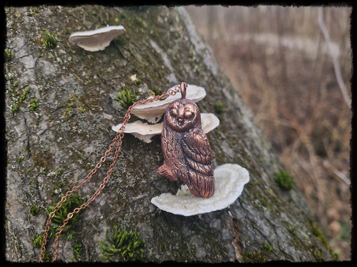 Wisior miedziana sowa