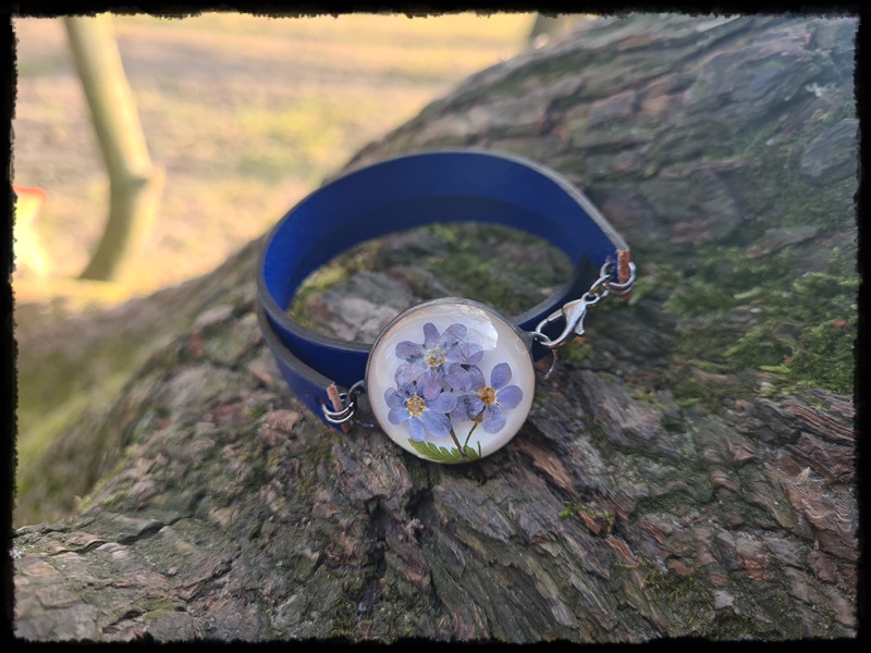 Bransoletka z niezapominajkami
