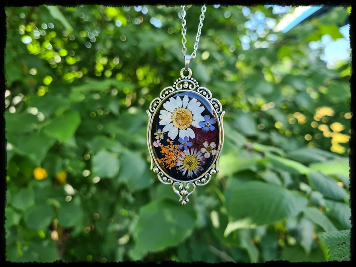 Wisior wiosenny ogród