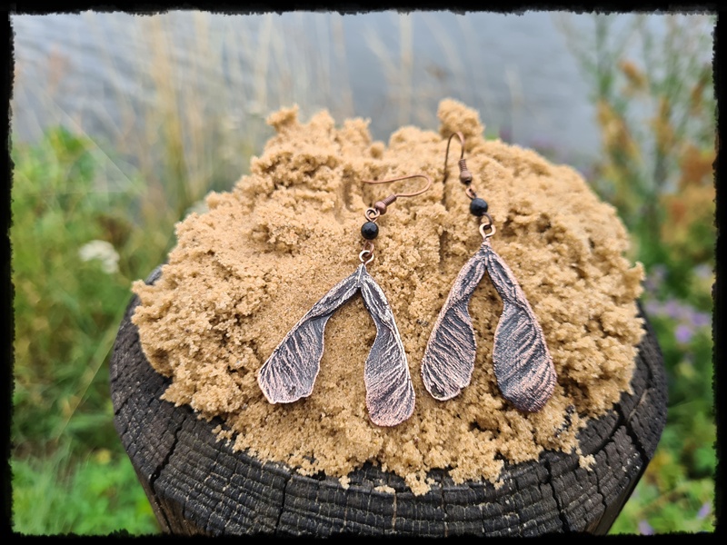 Kolczyki miedziane noski klonowe z turmalinem