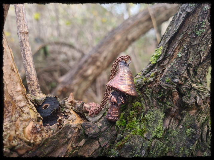 Wisior grzyb miedziany