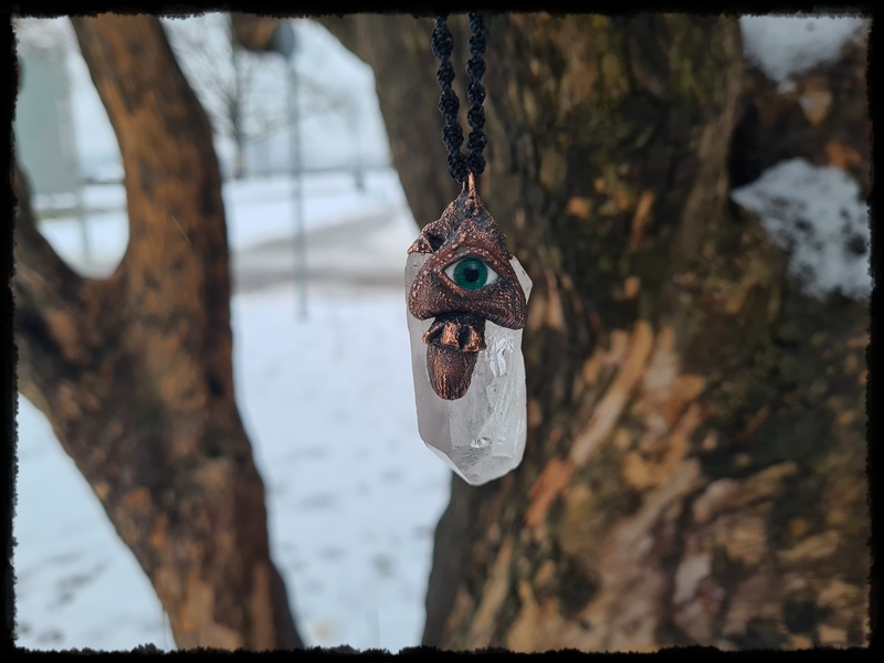 Wisior miedziany grzyb z kryształem