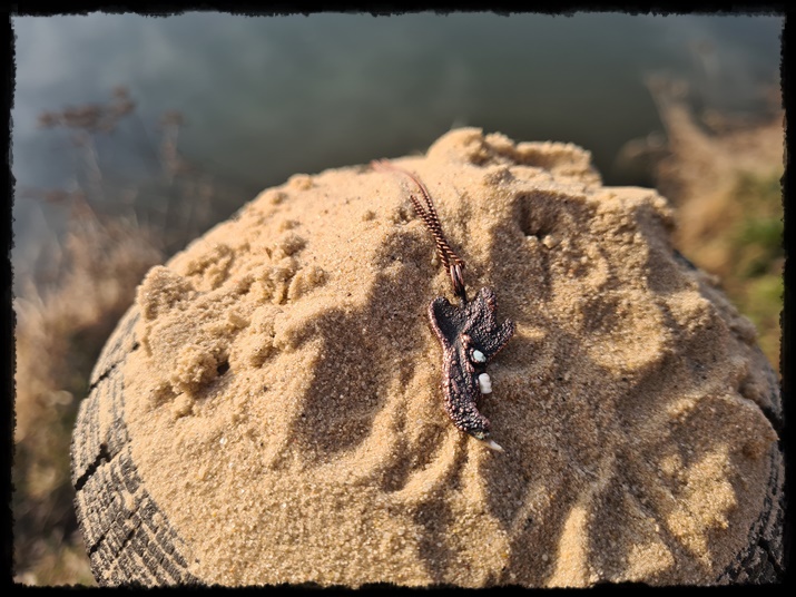 Wisior miedziana żuchwa szczura